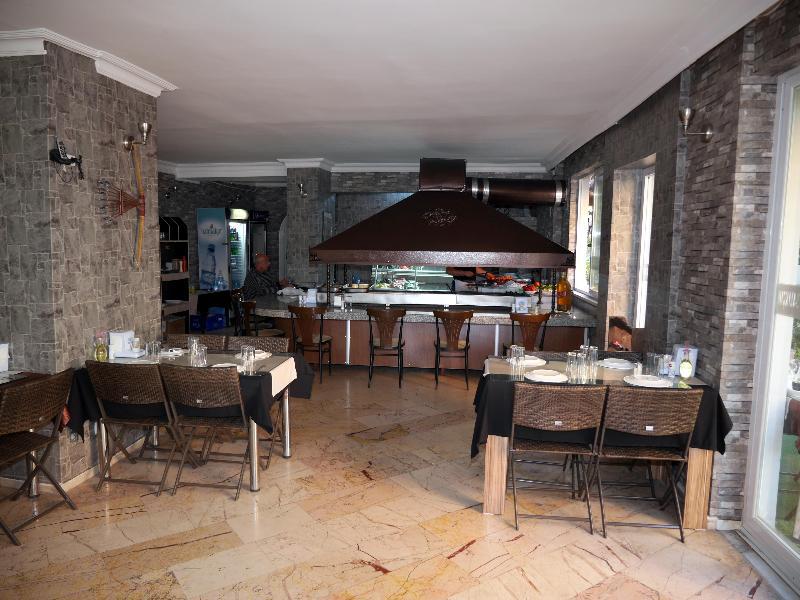 Mevre Hotel Анталия Екстериор снимка