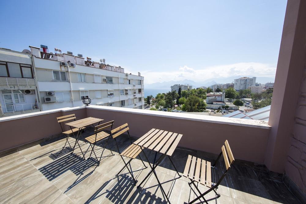 Mevre Hotel Анталия Екстериор снимка