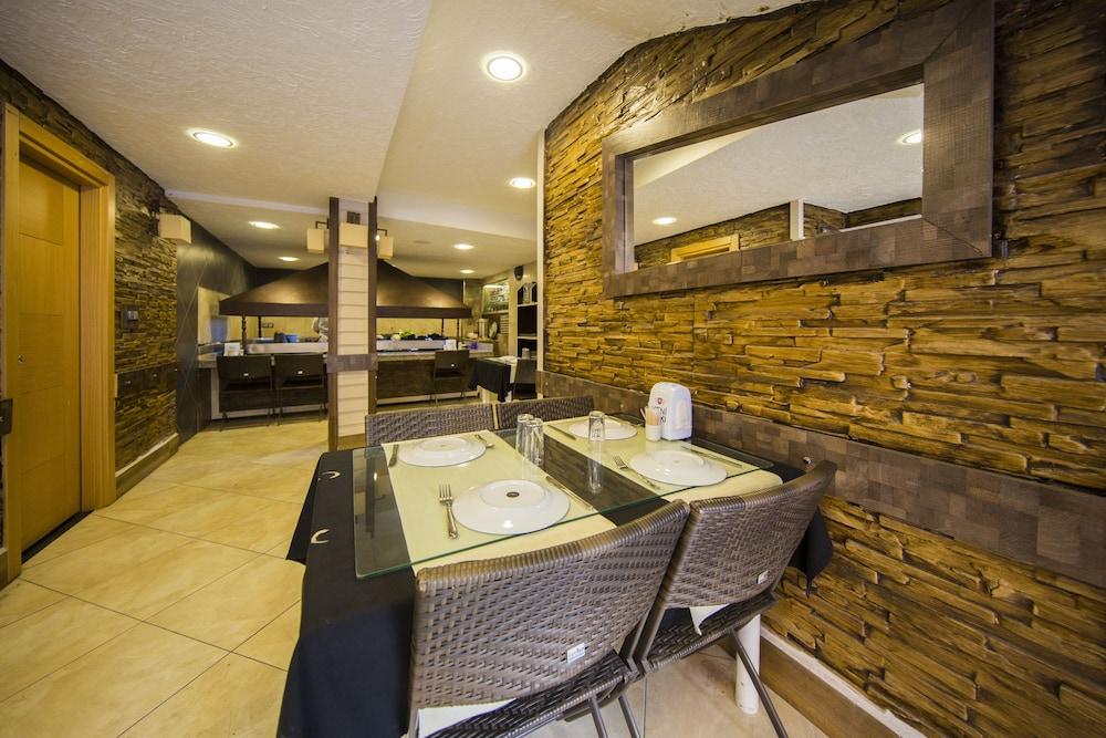 Mevre Hotel Анталия Екстериор снимка