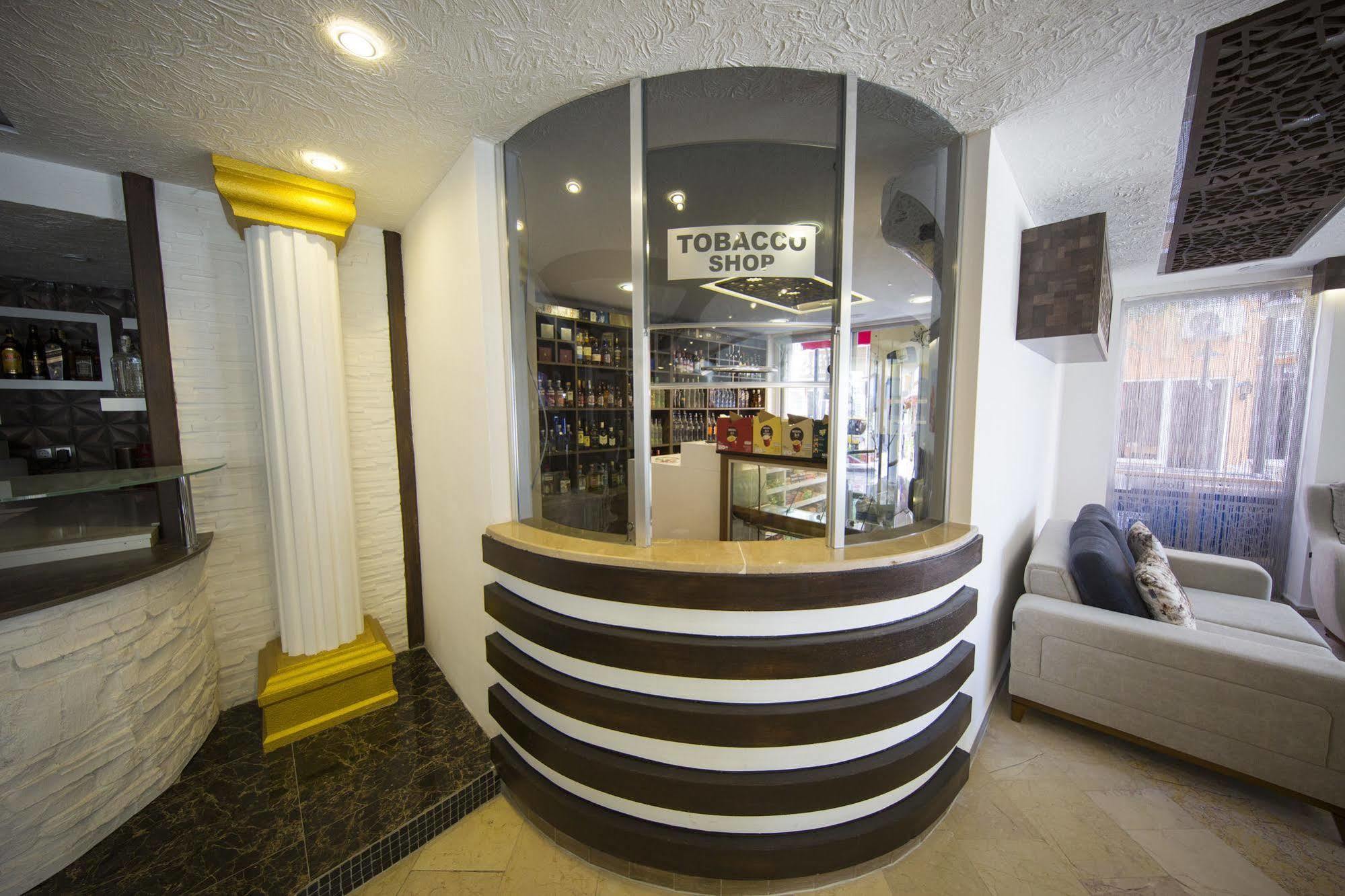 Mevre Hotel Анталия Екстериор снимка